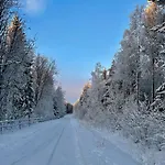 Traditional Lapland 2br House With Private Sauna Villa
