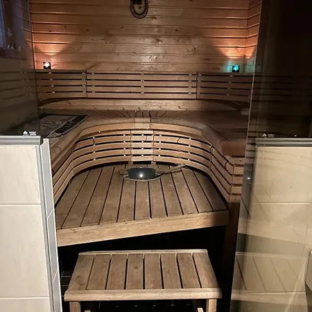Traditional Lapland 2br House With Private Sauna Villa